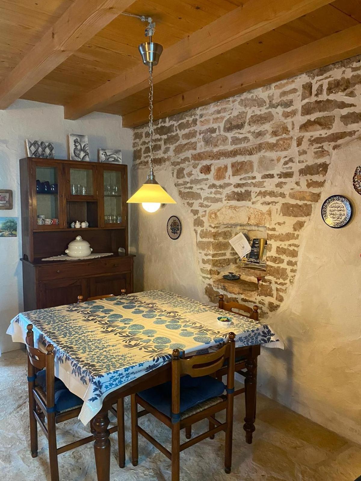 Domos Selene Casa Delle Farfalle Tinjan Exterior foto