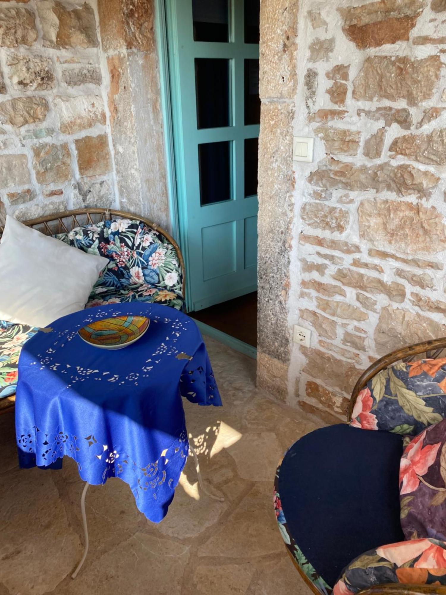 Domos Selene Casa Delle Farfalle Tinjan Exterior foto