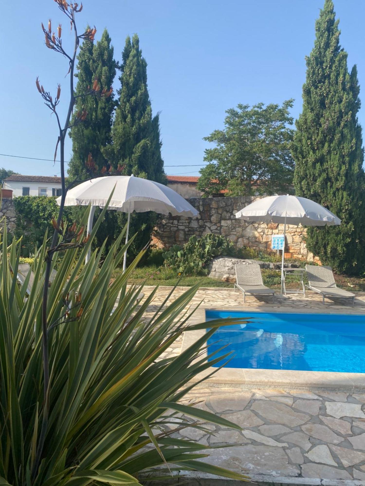 Domos Selene Casa Delle Farfalle Tinjan Exterior foto